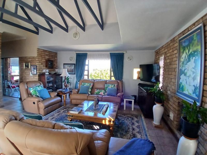 5 Bedroom Property for Sale in Stilbaai Wes Western Cape